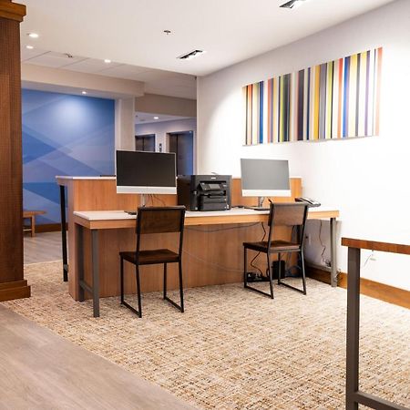 Holiday Inn Express & Suites Dayton East - Beavercreek By Ihg Extérieur photo