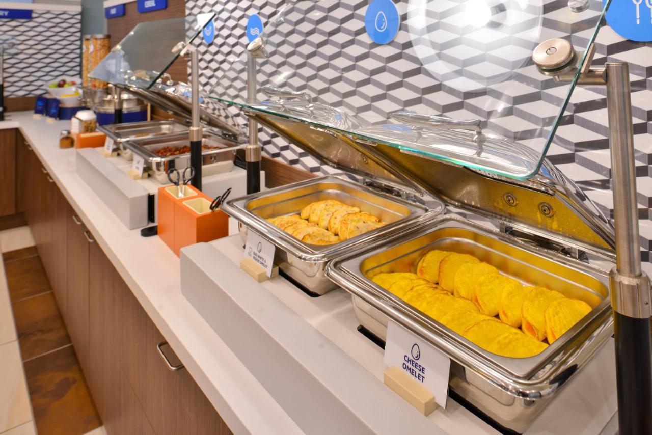 Holiday Inn Express & Suites Dayton East - Beavercreek By Ihg Extérieur photo
