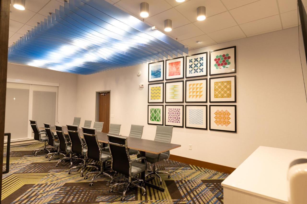 Holiday Inn Express & Suites Dayton East - Beavercreek By Ihg Extérieur photo