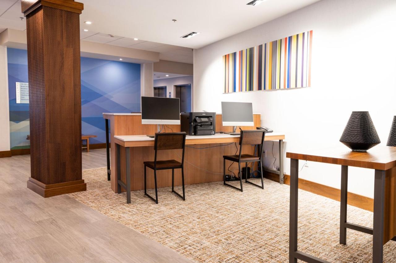 Holiday Inn Express & Suites Dayton East - Beavercreek By Ihg Extérieur photo